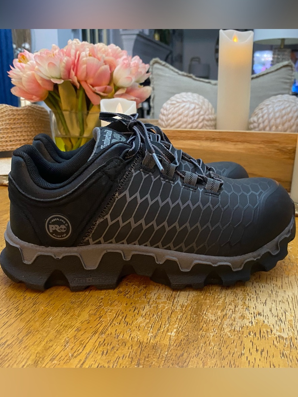 Woman’s Timberland PRO Powertrain Sport Alloy Toe work shoe… size 5.5
